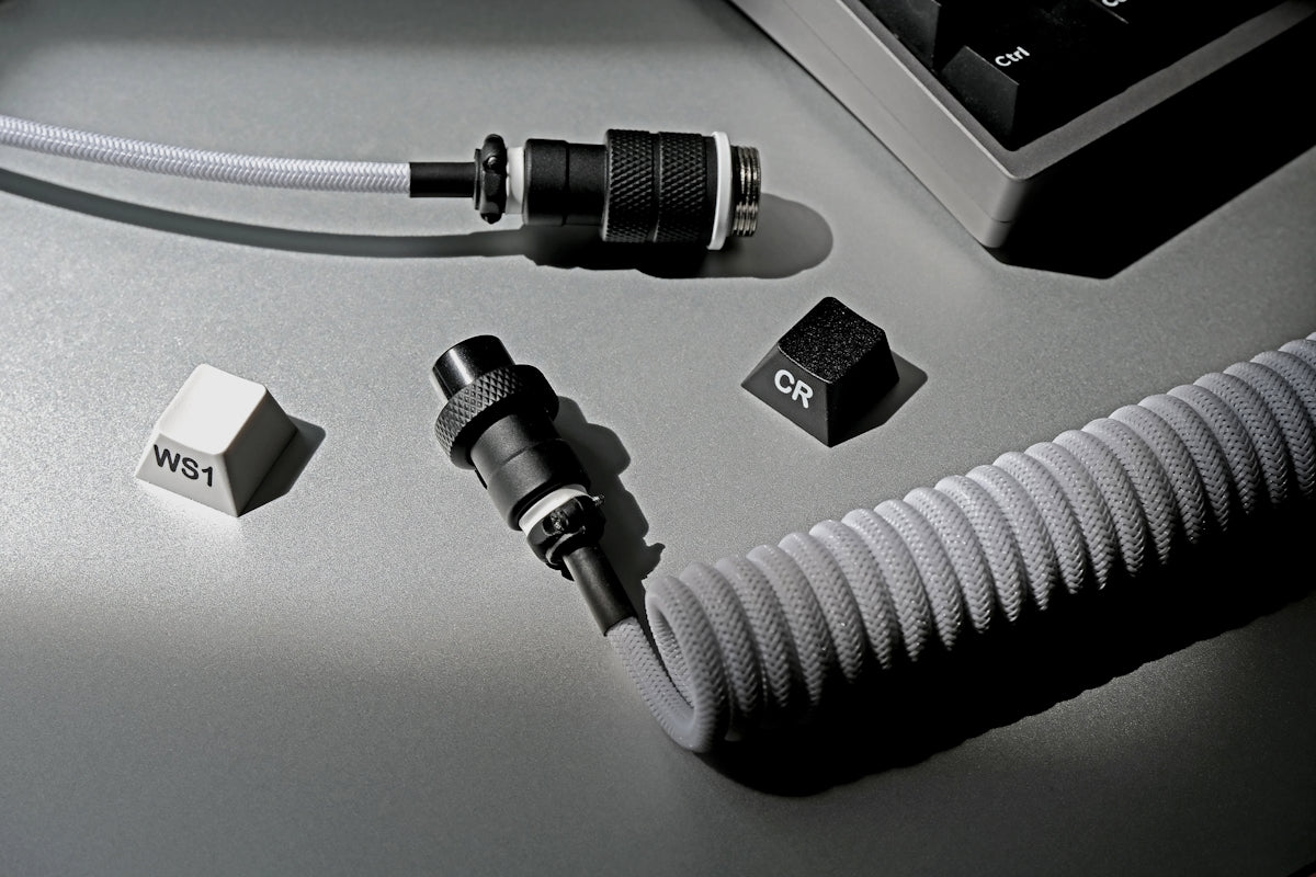 black and silver audio jack