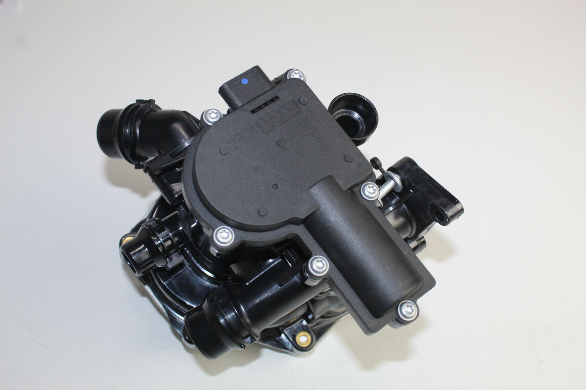 AUDI AUDI WATER PUMP A4 2013/17