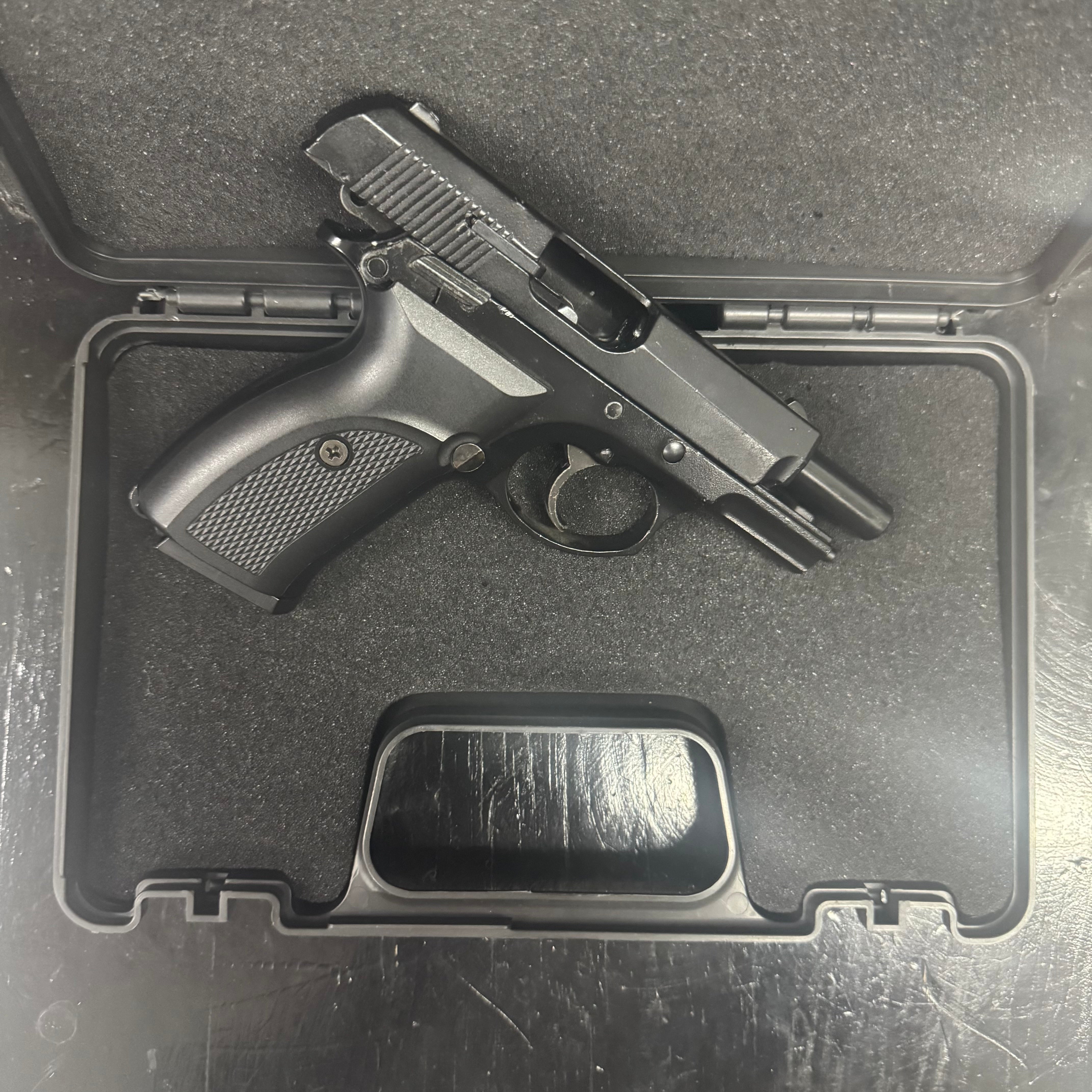 Baredda KR95 Black Blank/Pepper Gun (Semi Auto|14+1|9mm PAK)