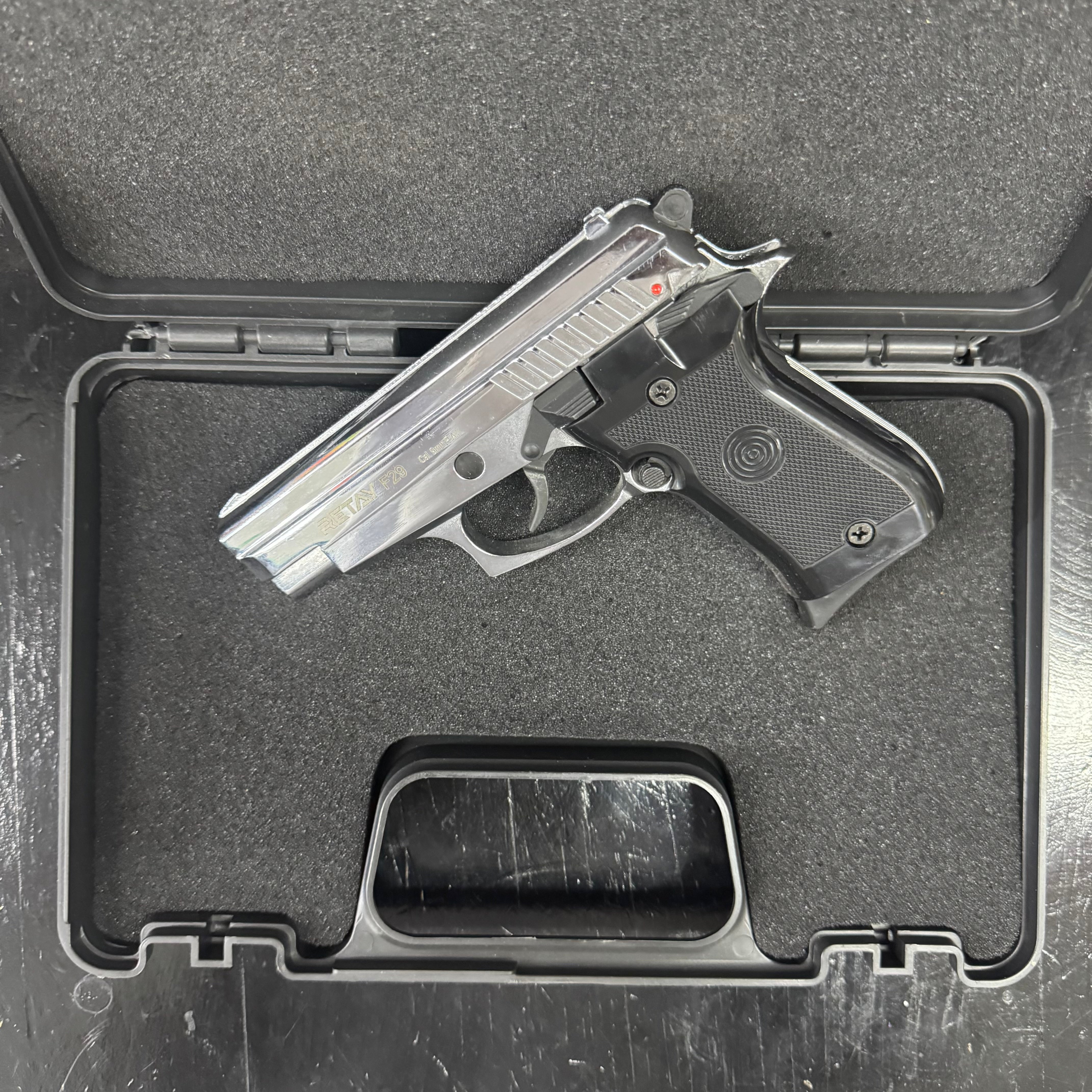 Retay F29 Shiny Chrome Blank/Pepper Gun (Semi Auto|7+1|9mm PAK)