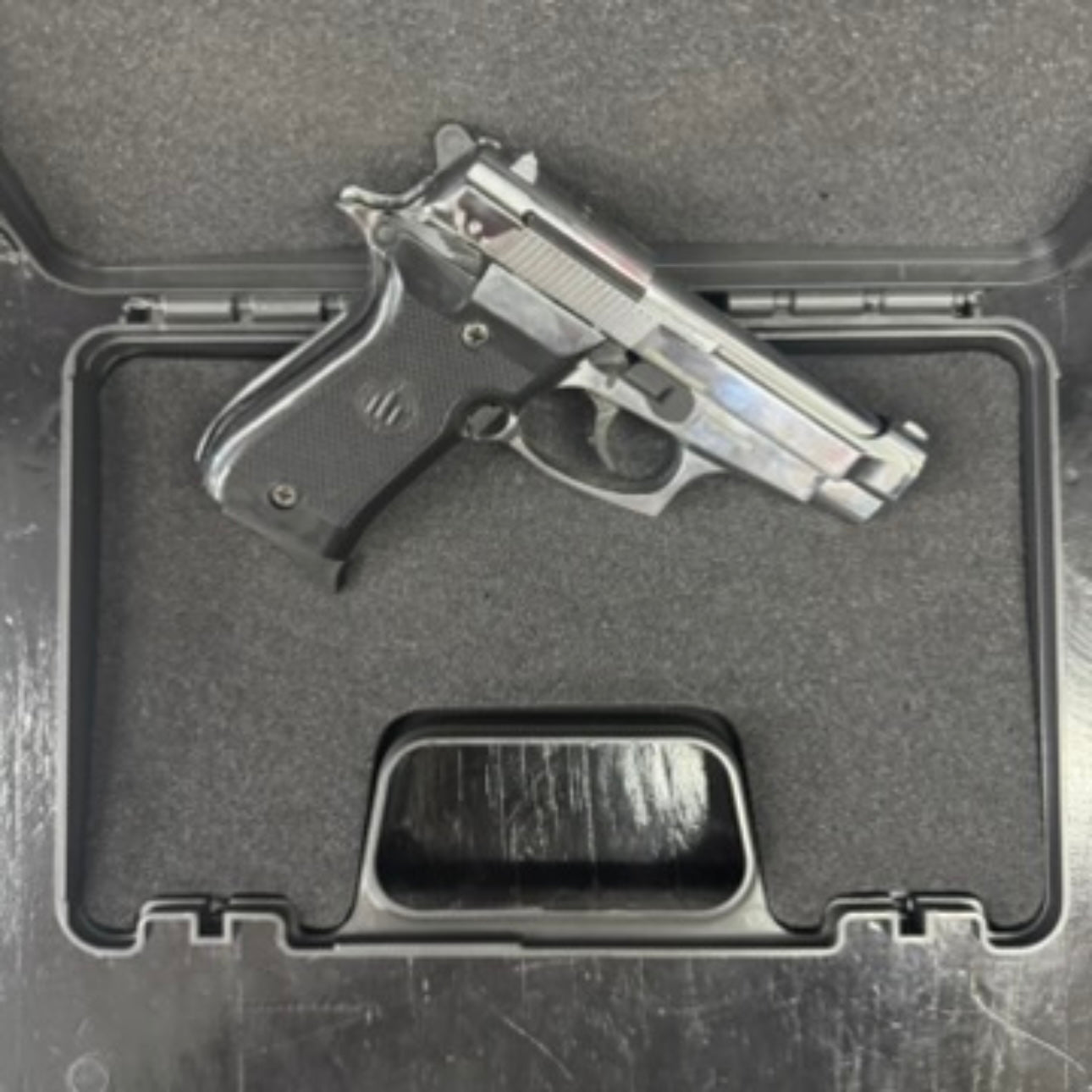 Retay 84 FS Shiny Chrome Blank/Pepper Gun (Semi Auto|7+1|9mm PAK)