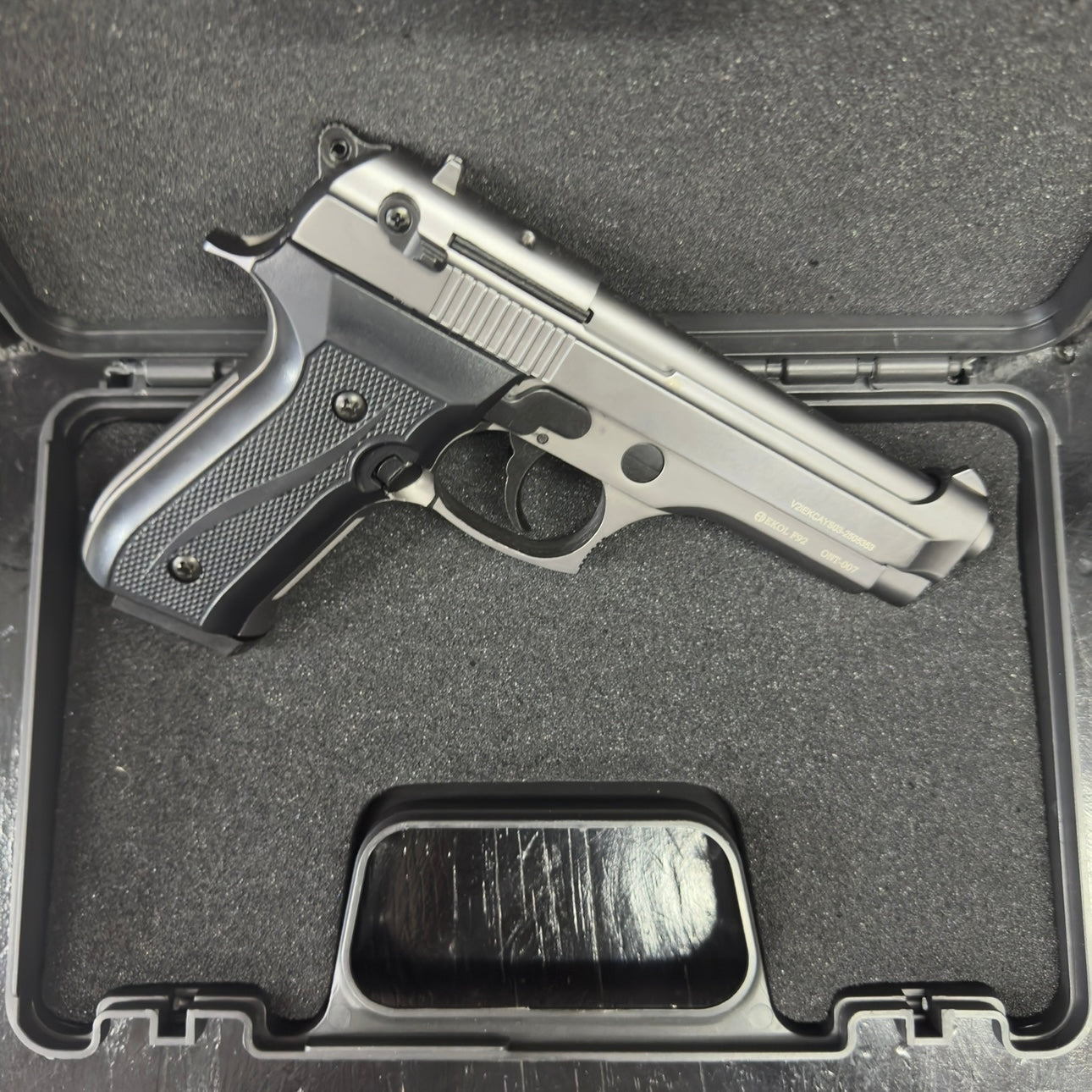 Ekol F92 Magnum Mat Chrome Blank/Pepper Gun (Semi Auto|17+1|9mm PAK)