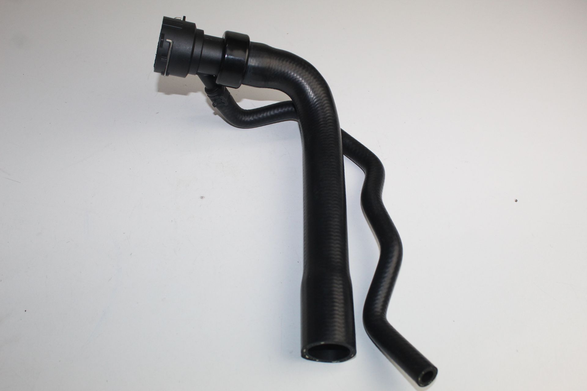 AUDI AUDI A4 RADIATOR HOSE-UPPER 1.8 01-05
