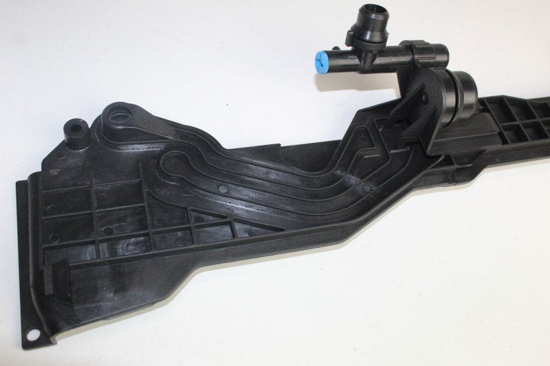 BMW BMW X5 E53 WATER BOTTLE BRACKET M54