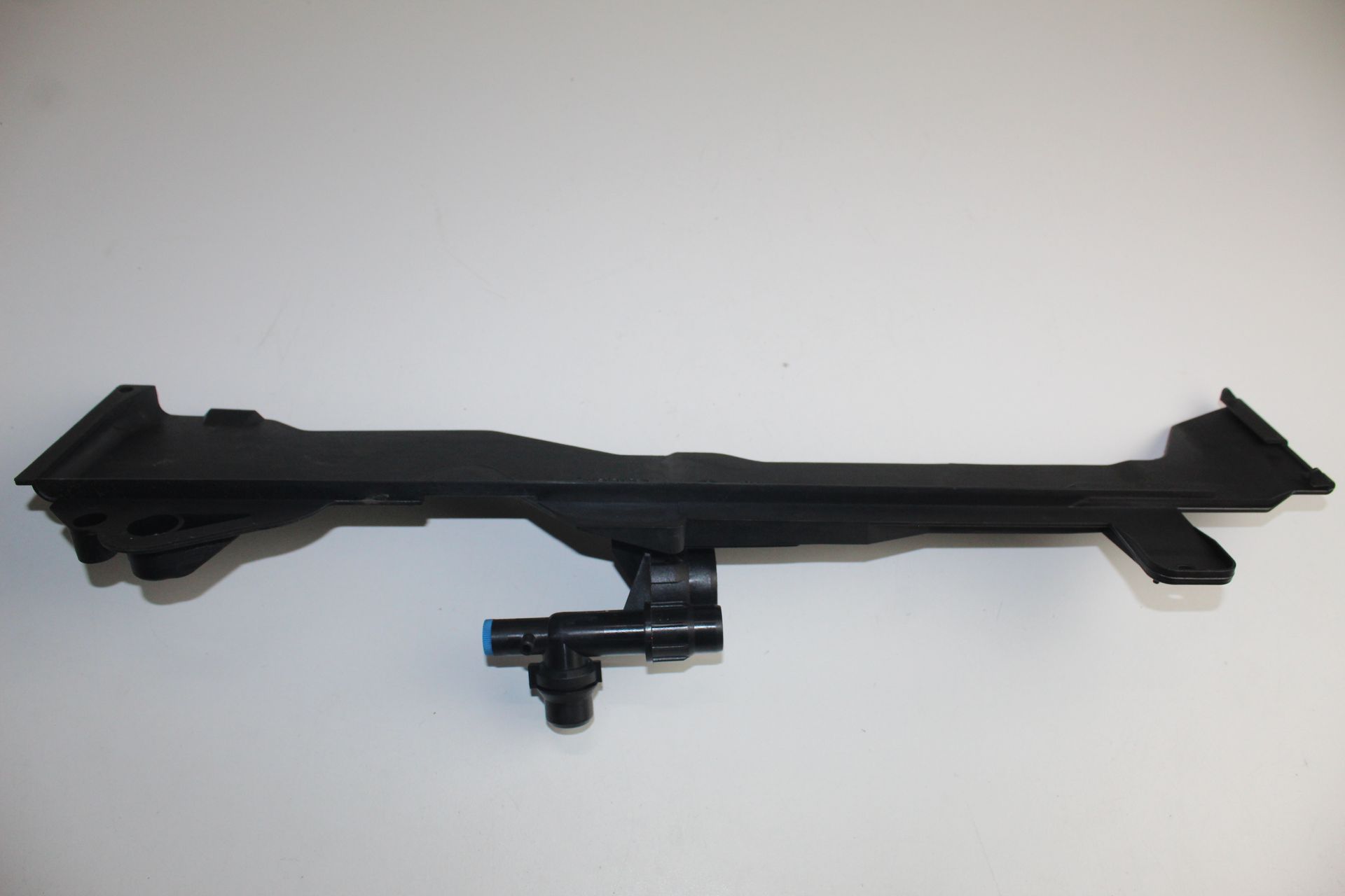 BMW BMW X5 E53 WATER BOTTLE BRACKET M54