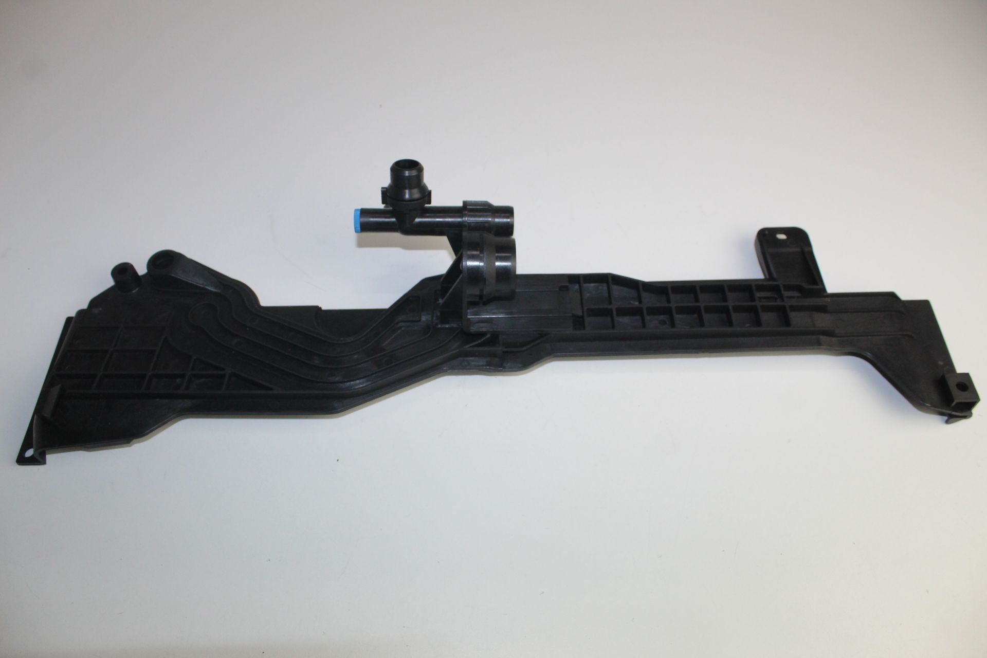 BMW BMW X5 E53 WATER BOTTLE BRACKET M54