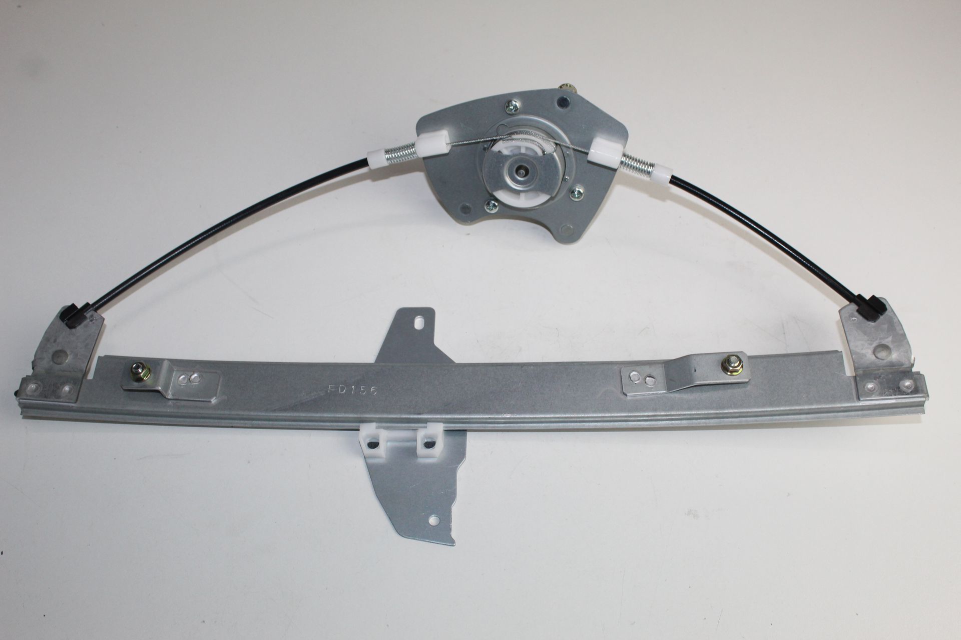 FORD FORD FIGO FRONT RH MANUAL WINDOW MECH 2010 - 2015