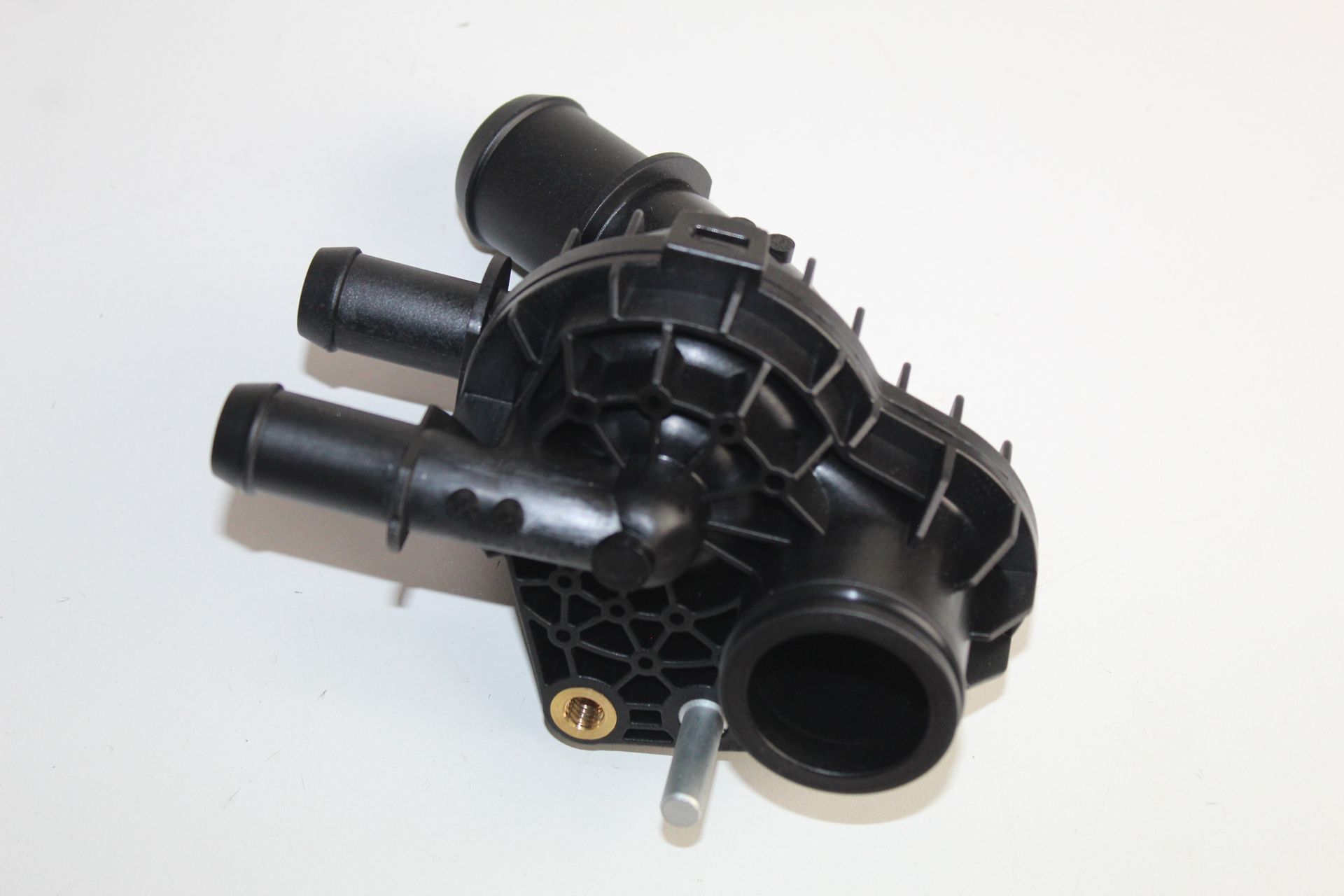 FORD FORD FIGO THERMOSTAT WITH HOUSING 2018-