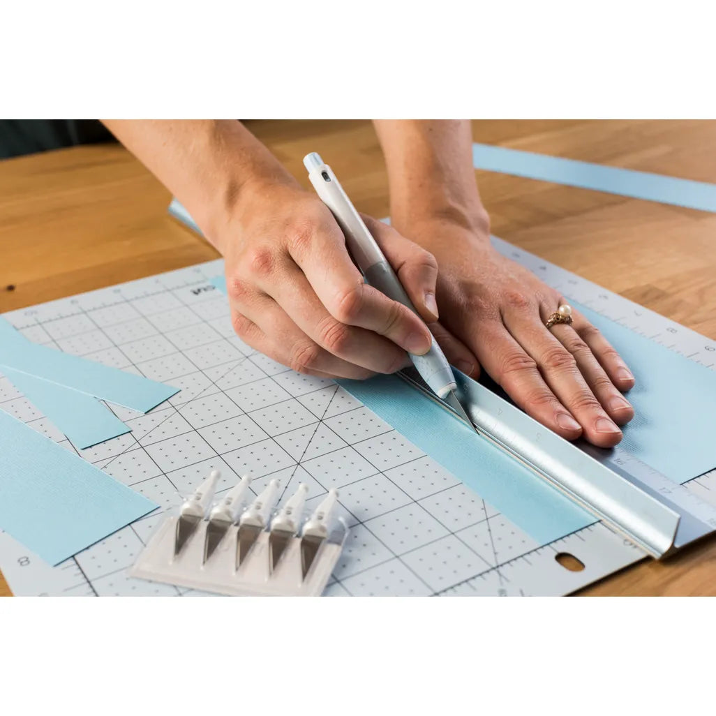 GUNMANSA 2004843 - Cricut TrueControl Knife Kit (Blue) with 5x spare blades .