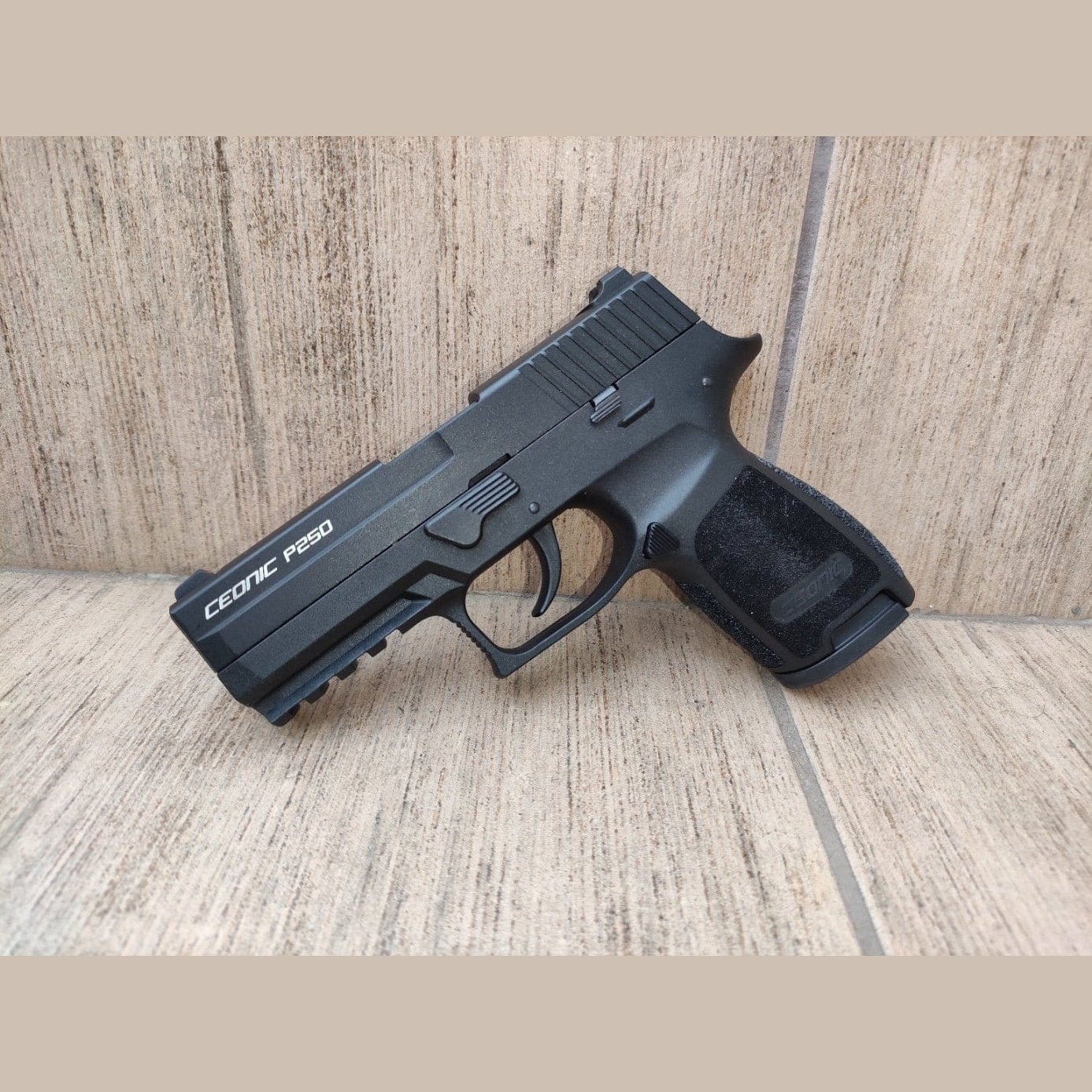 GUNMANSA BLANK GUN CEONIC P250 BLANK/PEPPER GUN