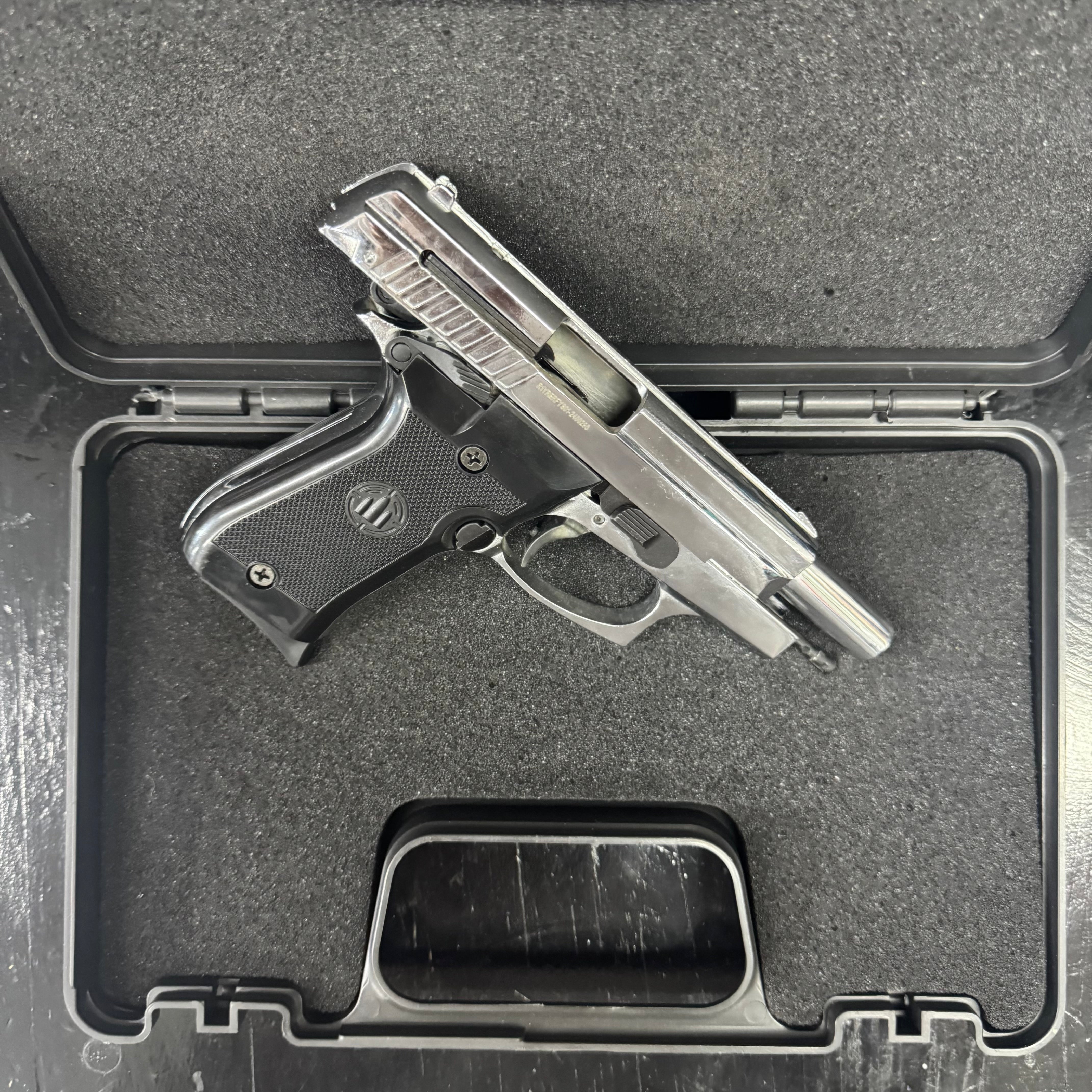 GUNMANSA Retay F29 Shiny Chrome Blank/Pepper Gun (Semi Auto|7+1|9mm PAK)