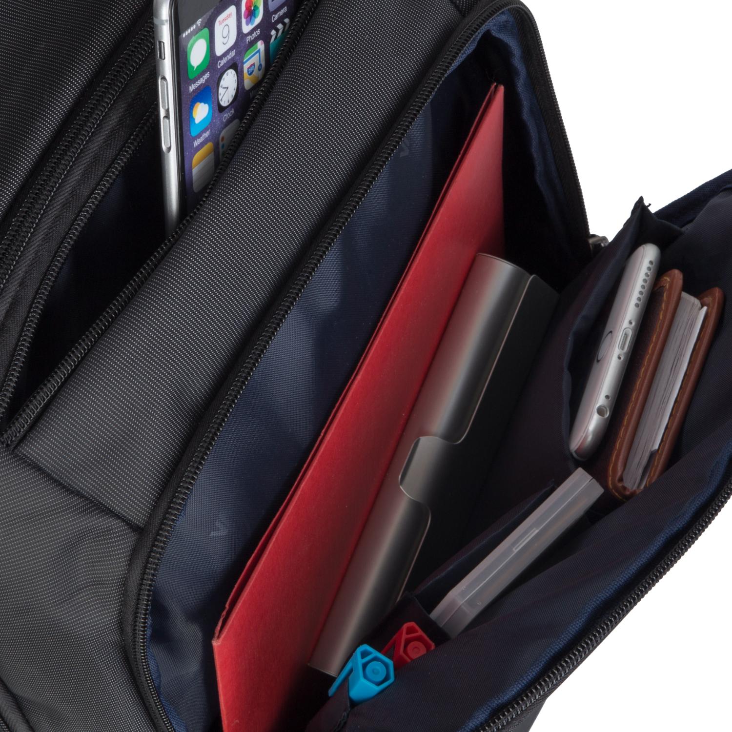 GUNMANSA RIVACASE 8262 Central Laptop Backpack 15.6-inch - Black