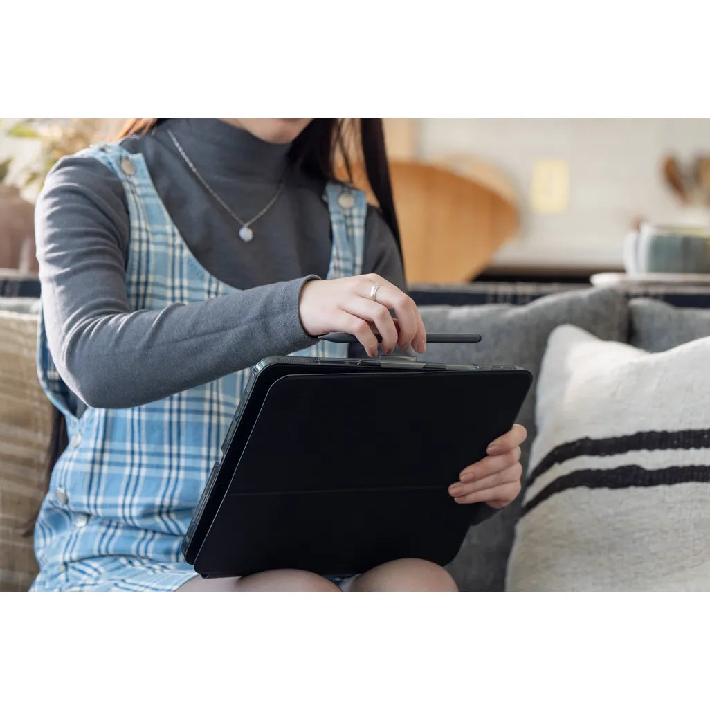 GUNMANSA ZAGG Pro Keys 2, QWERTY, UK English, Apple, iPad Air 11 (M2), Black, 27.9 cm (11")