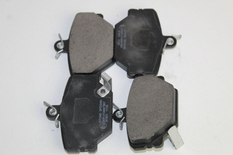KIA KIA CERATO BRAKE PADS FRONT 1.6 2012 MODEL