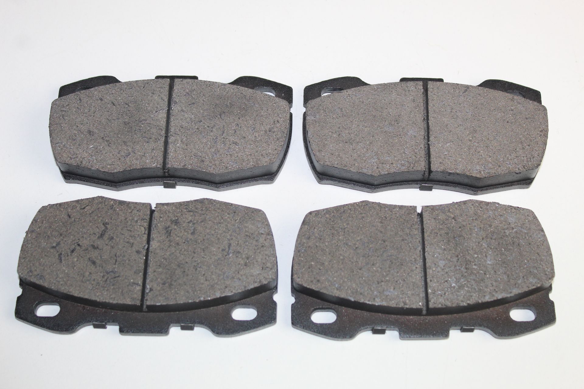 LAND ROVER LANDROVER BRAKE PADS DEFENDER 110 2.5 FRONT 06-07