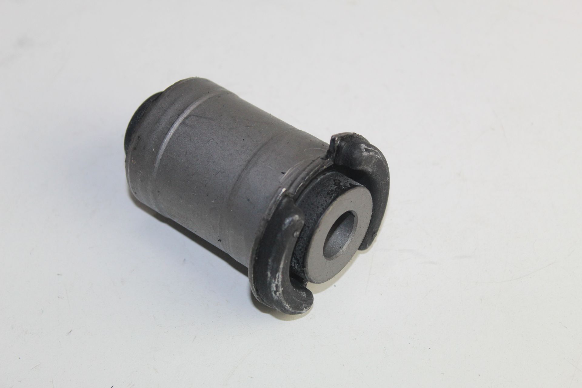 LAND ROVER LANDROVER STABILISER ARM BUSH DISCOVERY 4 3.0 TDV6 REAR L=R 10-16