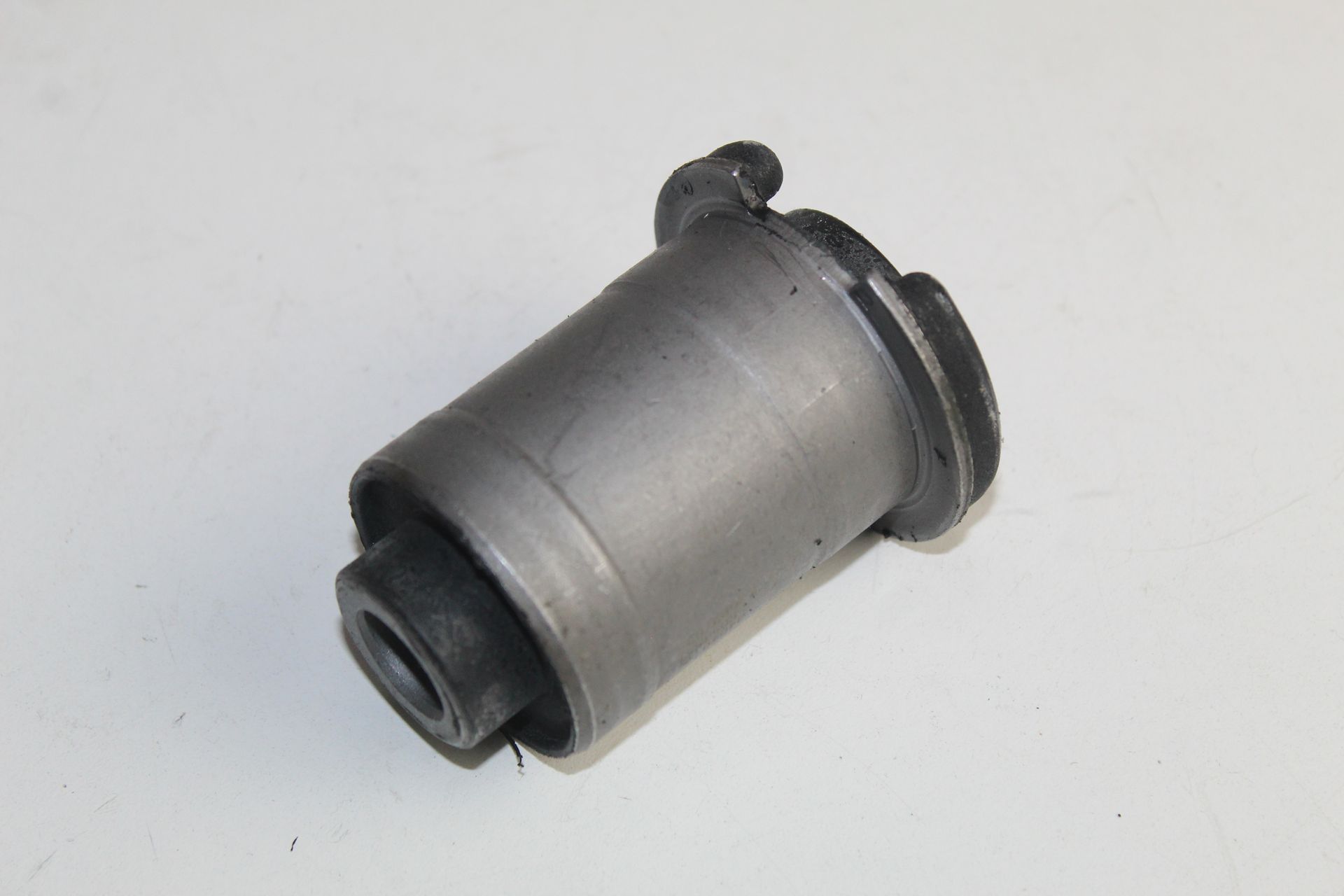 LAND ROVER LANDROVER STABILISER ARM BUSH DISCOVERY 4 3.0 TDV6 REAR L=R 10-16