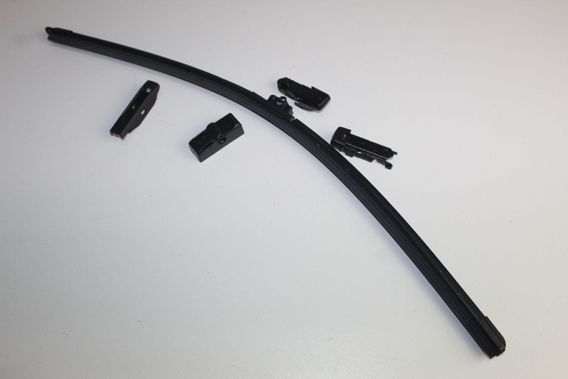 LAND ROVER LANDROVER WIPER BLADE DEFENDER 110 2.5 R/H 06-07