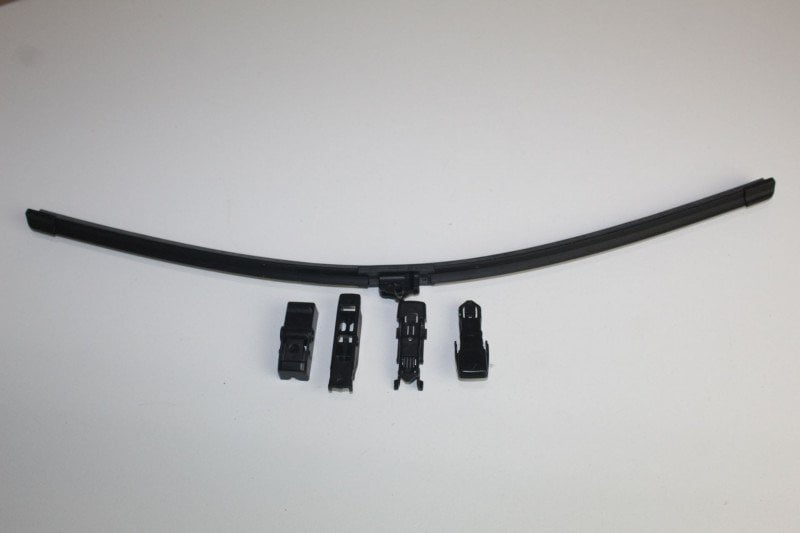LAND ROVER LANDROVER WIPER BLADE DEFENDER 110 2.5 R/H 06-07