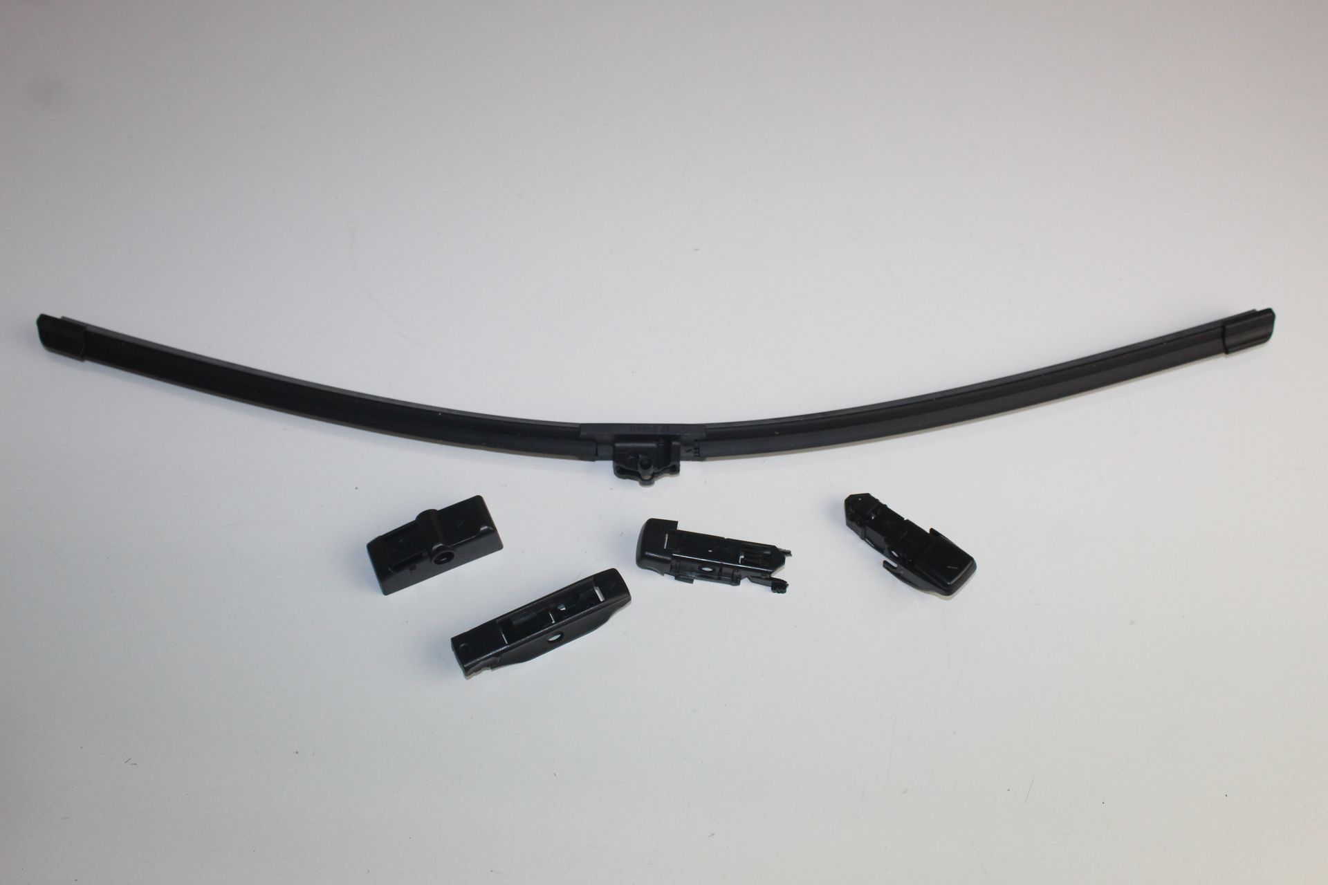 LAND ROVER LANDROVER WIPER BLADE DEFENDER 110 2.5 R/H 06-07